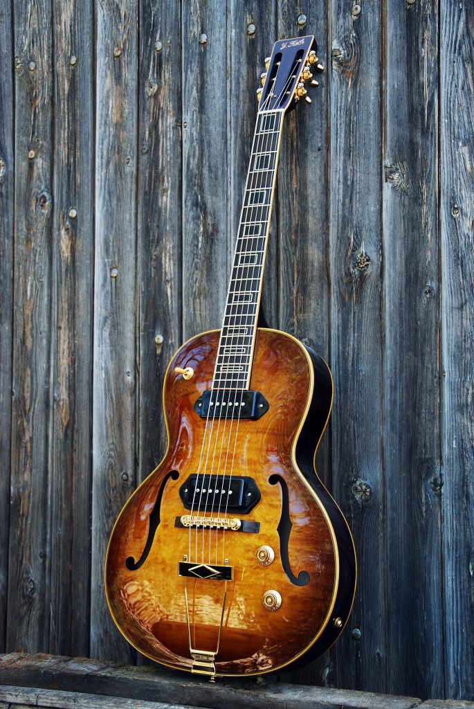 parlor hollow body guitar guitare demie caisse leone y yohann koch luthier
