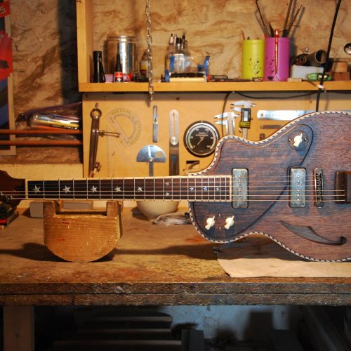 Guitare thinline sur mesure du luthier Y Koch Guitares