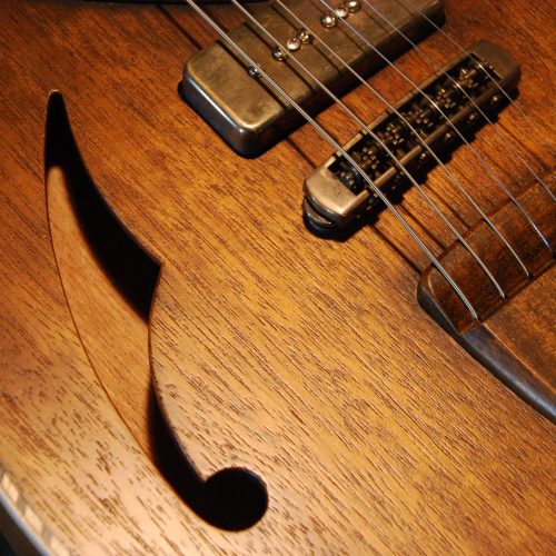 Thinline Blues Guitar Y Koch luthier