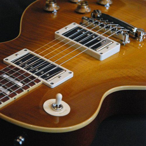 Guitare électrique sur mesure, une Les Paul du luthier Yohann Koch dans l'Hérault