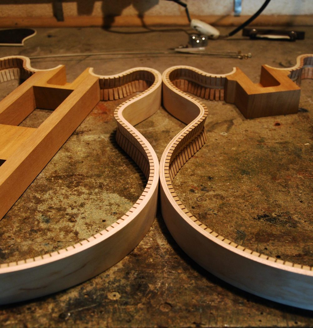 structure d'une guitare demie caisse ou hollow body in spirée d'une Gibson ES 330 du luthier Yohann Koch de chez Y Koch Guitares